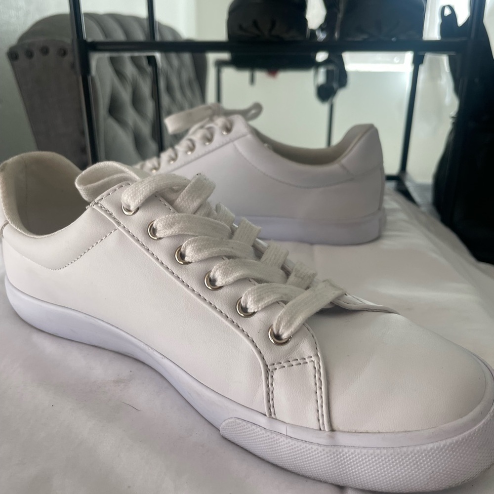 Nine West  low top sneakers
